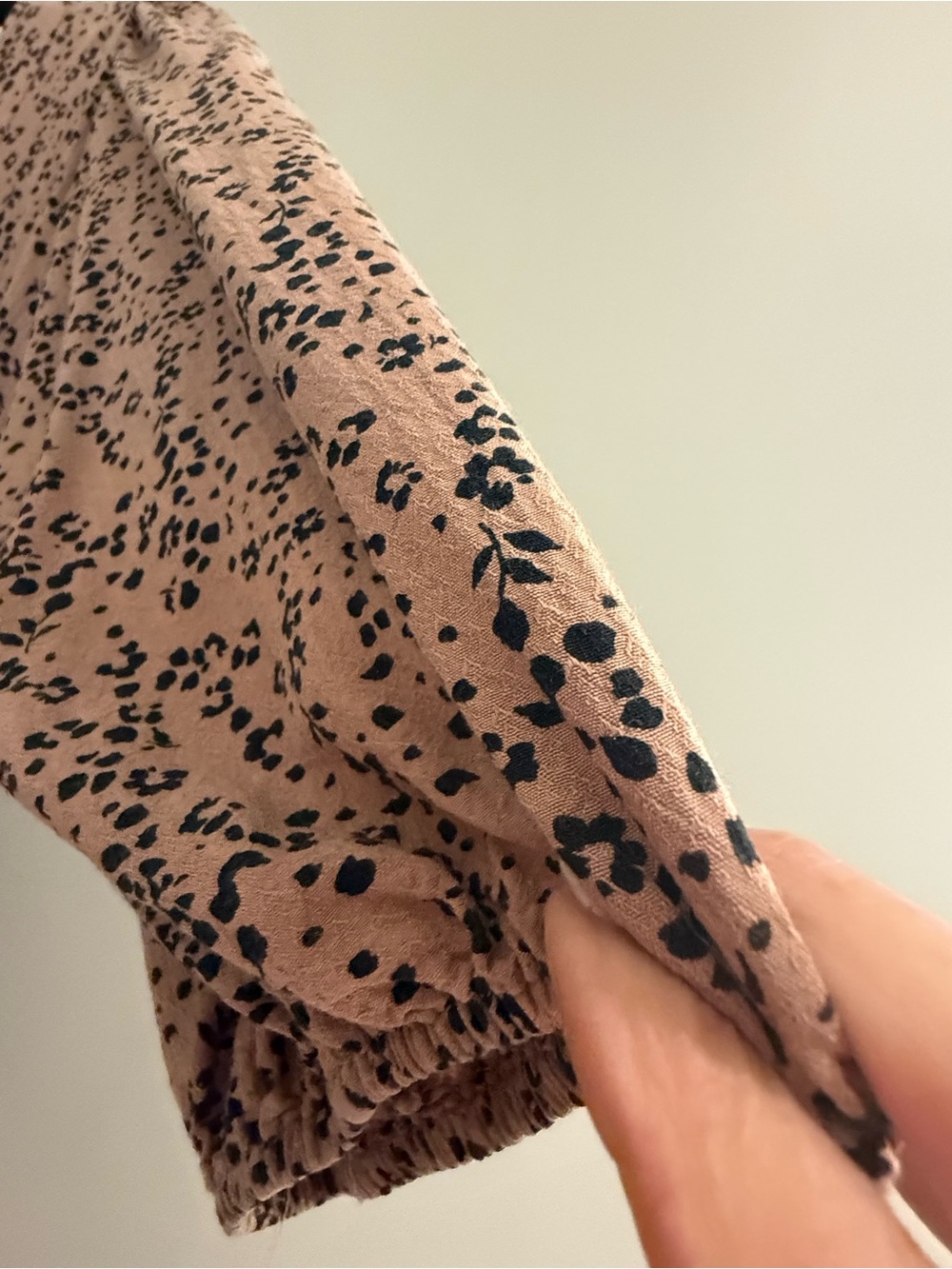 saltwater LUXE Floral V‑Neck Midi Dress - Picture 9 of 11